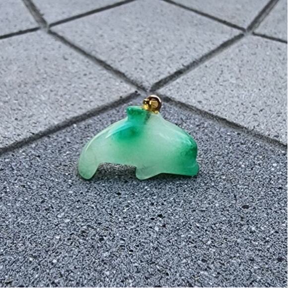 Vintage Polished Jadeite Etched Dolphin Pendant Charm - Picture 8 of 10